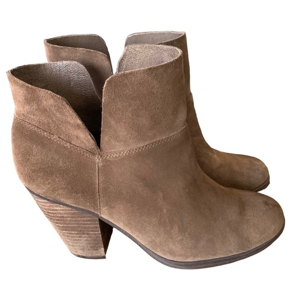 Vince Camuto Helyn Suede Stacked Heel Split Cuff Bootie Sz 8.5 - Picture 1 of 6